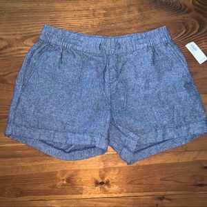Size M linen shorts